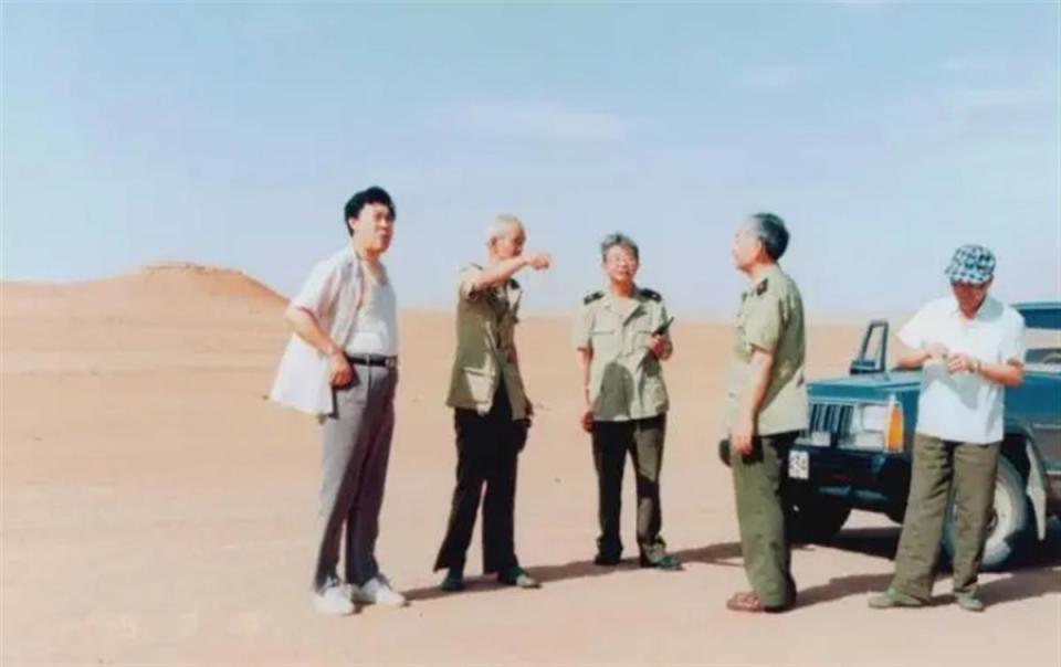 家的温馨与友情的奇遇（或可简化为“温馨友情”）
