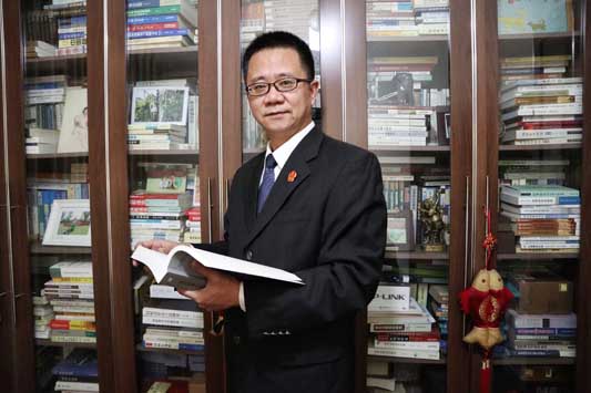 罗强新职务下的日常故事,爱与陪伴的温馨篇章