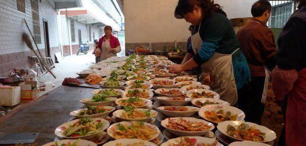 最新农村酒席,小巷深处的味觉盛宴