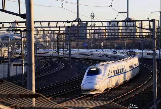 蒙华铁路最新进展,科技驱动,驰骋连接未来之路